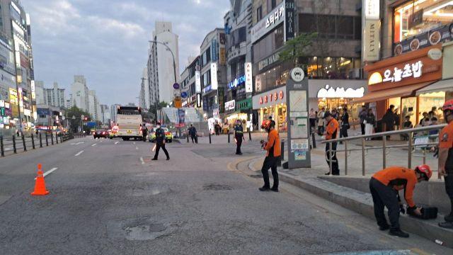 용인 수지구청역 인근 도로서 땅꺼짐…온수배관 파열 추정