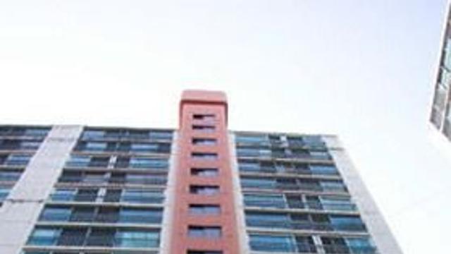 12층에서 투신자살한 여고생, 친구가 받아내