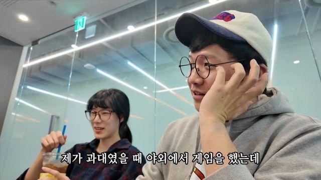 생수 한모금을 게임 상품으로 건 과대표