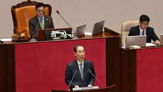 삿대질·고성 오간 46년만의 권한대행 시정연설…韓 