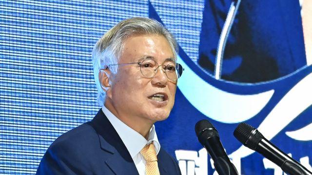 '뇌물 혐의' 기소… 문재인 