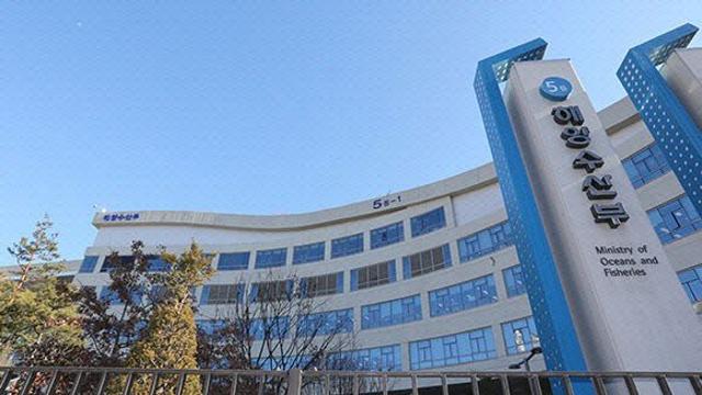 이재명이 쏘아올린 '해수부 부산 이전론'에 갑론을박