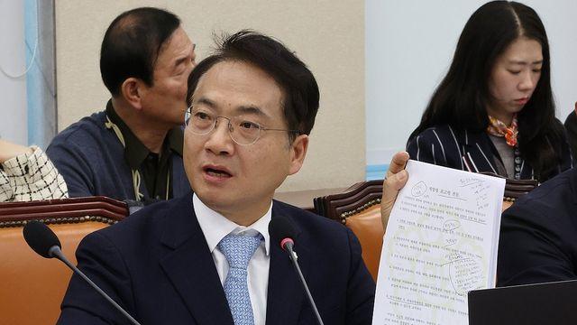 민주 박선원, 조태용 국정원장 '정치관여금지위반 혐의' 고발