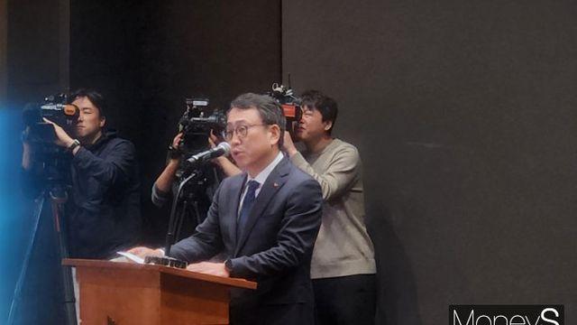 '해킹 사태' SK텔레콤, 모든 고객 유심 무료 교체 결정