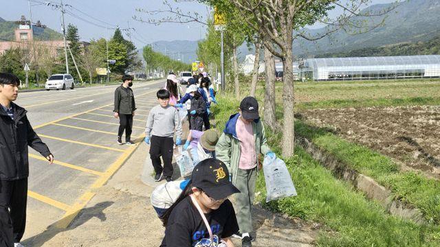 예산 시량초, '플로깅 행사' 실시