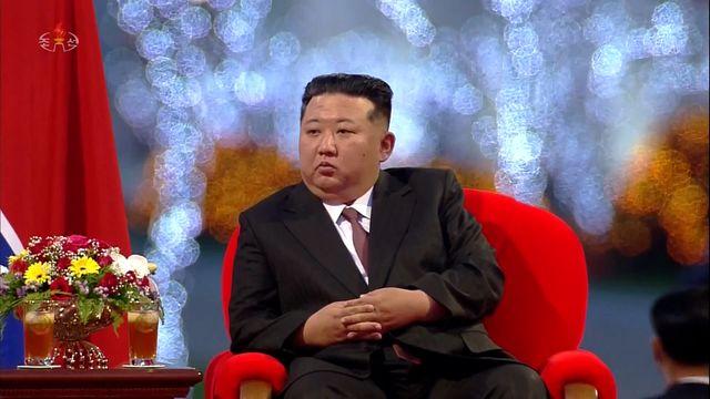 [속보] 북한, 신형 ‘최현급’ 구축함 진수식…김정은 참석
