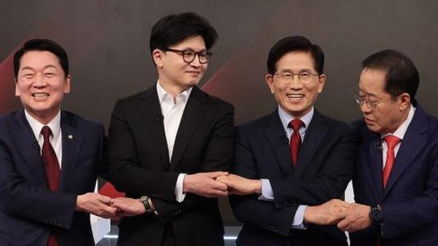 윤 파면 사과는?...안 “사과”, 김 “민주당 때문”, 홍 “후보땐 검토”, 한 “사과”