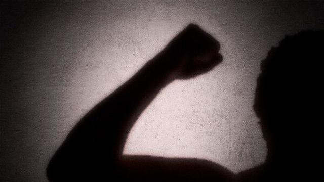 '이별 통보' 60대 여친에 흉기 협박·폭행 80대…구속 기로