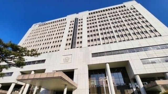출근길 횡단보도서 보행자 치어 숨지게 한 60대 굴삭기 운전자 법정 구속