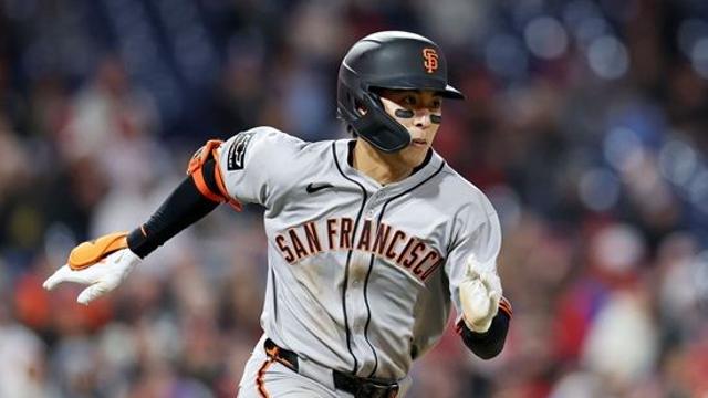 [속보] 이정후 6G 연속안타 터졌다! '커브 두 번은 안 통해' 30일 SD전 6회 추격 적시타 쾅!