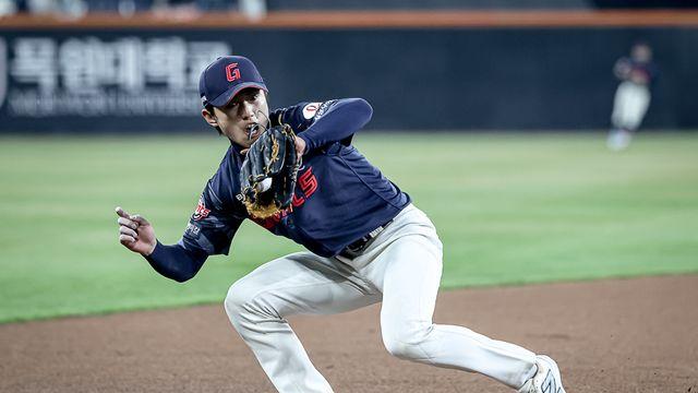 [속보] '헤드샷→안구 전방출혈' 전민재, 롯데 1군 엔트리 말소 '확정'…박승욱 이천서 긴급 콜업 (고척 현장)