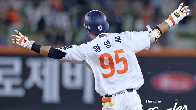 미쳤다 한화! 8연승→2연패→다시 4연승 대폭발!…류현진 승리+팀 4G 연속 선발승+2G 연속 슈퍼이글스포! 선두 LG 상대 '위닝시리즈' [대전:스코어]