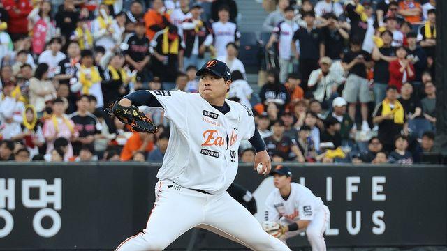 한화 류현진, 한·미 통산 200승 향해 순항…현재 189승