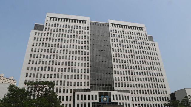 부산항 무자료 해상유 선박 유통 50대 징역형 집행유예