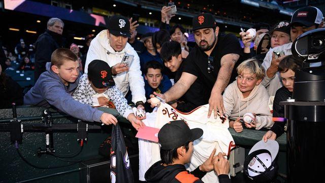 이정후, 8회 교체 출전해 내야 땅볼…연속 경기 안타 '7'서 끝