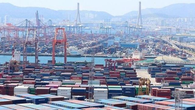 경상수지 흑자 축소?...4월 수출분부터 '트럼프 관세 영향권' 촉각