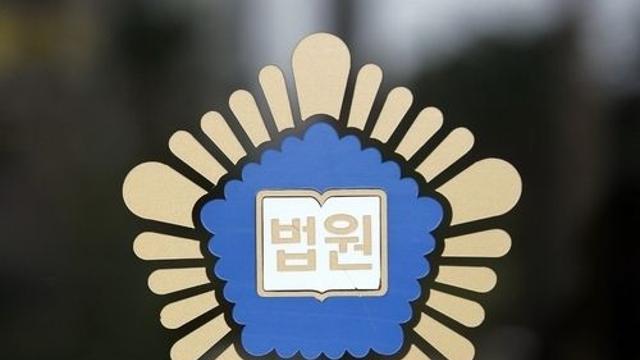 '108억 횡령·배임' 프랜차이즈 대표 징역 9년에 항소…2심 판단은?[죄와벌]