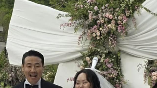 ‘우리들의 블루스’ 정은혜 작가, 축복 가득 결혼 현장…“행복하게 잘 살자”