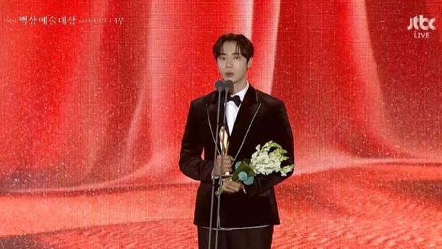 추영우, '투병' 母에 바친 신인상…