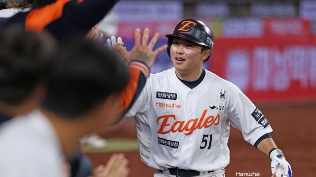 '문책성 교체→좋은 공부했다' 문현빈, 하루 만에 홈런으로 답했다…어린이날 첫 타석부터 '쾅!' [대전 라이브]