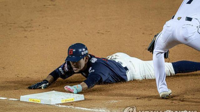 롯데 황성빈, 손가락 골절로 전열 이탈…한화 안치홍도 제외