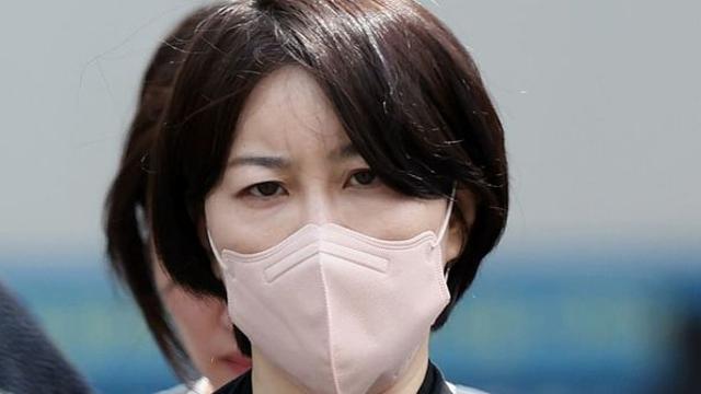 30여명 작가에게 기부받은 작품을…문다혜, '사기 혐의 피의자'로 입건