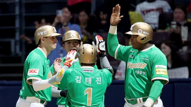 조상우·정해영 무너뜨렸다...키움 히어로즈, 8회 '7점 차' 뒤집고 극적인 대역전승 [IS 고척]