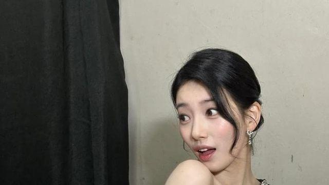 진짜 수지 미모 클라스는 어디 안가는 구나..