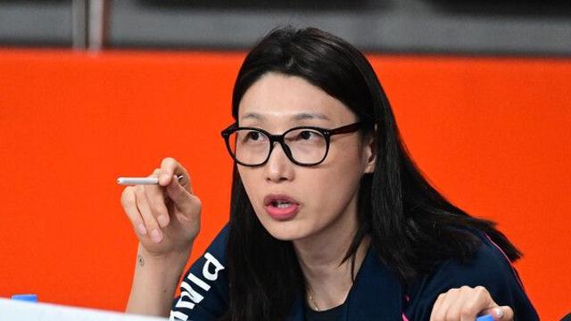 흥국생명 어드바이저로 변신한 김연경, 이스탄불 트라이아웃 나들이