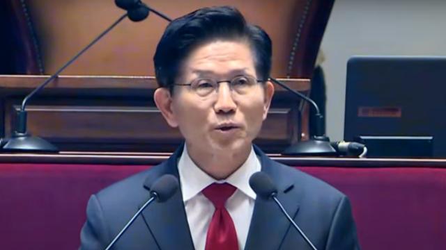 국힘, 초유의 대선후보 교체...김문수, 무효 소송 등 검토