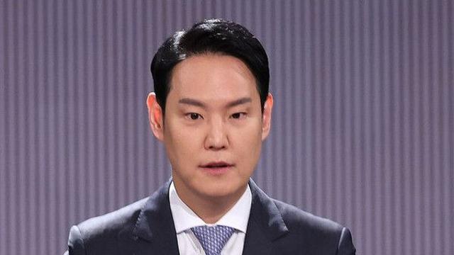 선관위, '尹어게인' 팻말 김한규 선거법 위반 조사…민주 
