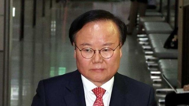 김·한 단일화 협상, '역선택 방지 조항' 두고 이견…김 측, 캠프에서 대기