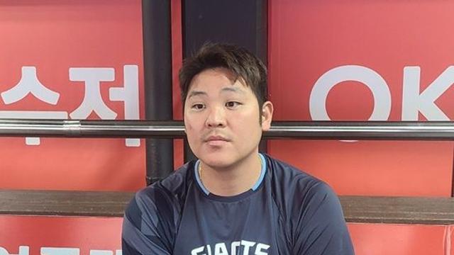 '롯데 40억 사이드암' 반전 무기는 싱커?…