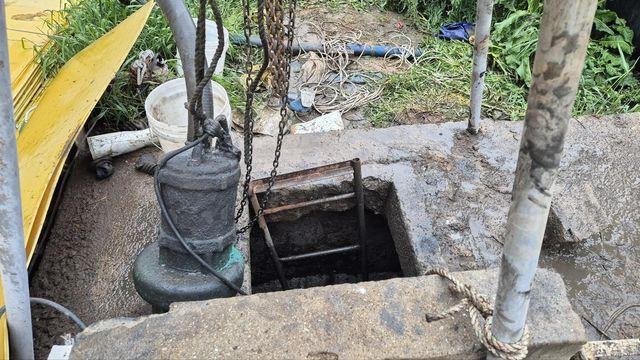 김제 돈사서 외국인 노동자 2명, 분뇨탱크에 빠져 다쳐