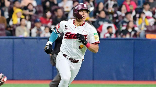 코디 폰세에 한국인 타자 '첫 대포'→3G 연속 홈런...캡틴 송성문, 영웅군단 자존심 지켰다 [고척 현장]