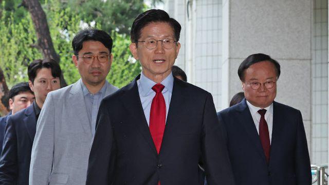 ‘후보 선출 취소 효력정지’ 가처분 심문 출석 김문수…묵묵부답