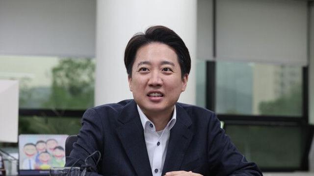“대표·후보 내쫓기 전과 4범”···이준석, 국민의힘 대선 후보 교체 맹비난