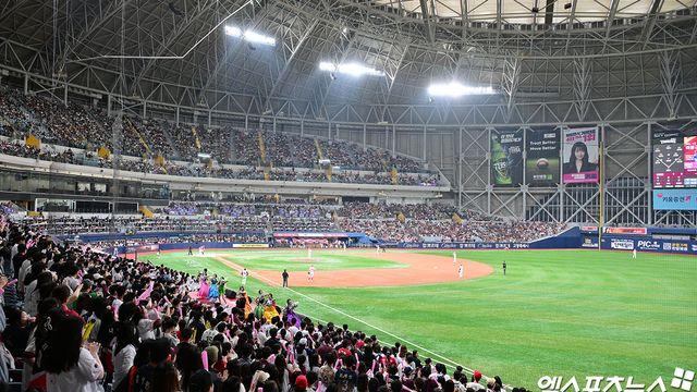 키움, 창단 후 '최초 대기록' 세웠다!…한화전 1만6000석 완판→사상 첫 '홈 6G 연속 매진' [고척 현장]