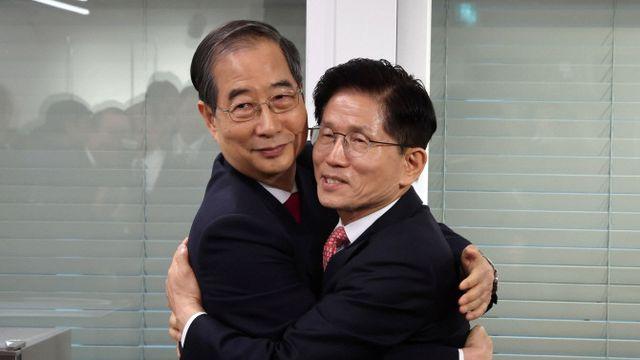 포옹한 '김문수·한덕수' 선대위원장 제안도