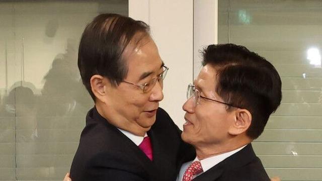 김문수, 한덕수 끌어안고 내홍 수습 착수…당 주도권 장악도 '시동'