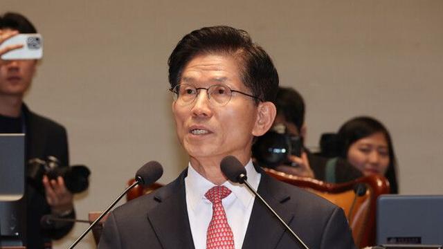 [21대대선][이슈] 후보교체 쿠데타 후폭퐁, 커지는 '친윤 책임론'…김문수, '통합' 대선 출발에도 갈등골 깊어