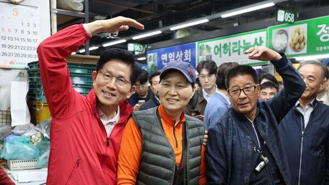 김문수, 가락시장서 첫 대선 선거운동…