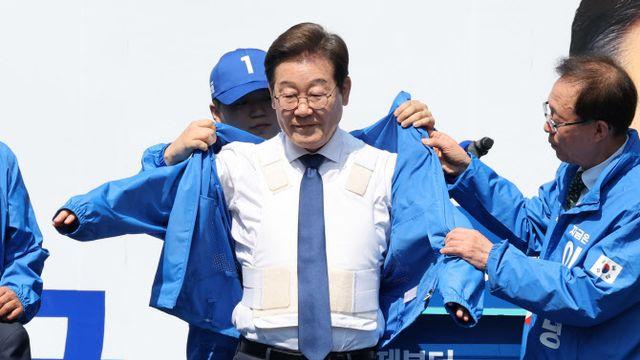 李, 방탄복 입고 광화문 나섰다…“회복 넘어서 세계 주도해야”