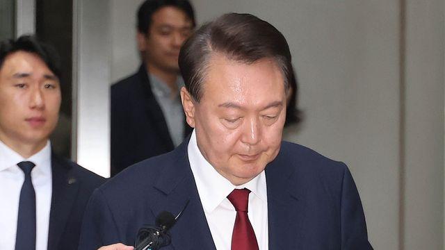 [속보] 경찰 “경호처 비화폰 서버기록, 윤 전 대통령 휴대전화 확보”