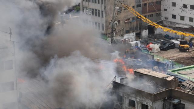 서울 중구 세운상가 인근 노후 건물서 화재