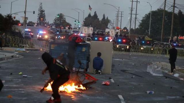 LA 이민단속 사태 격화 해병대 병력 700명 투입…