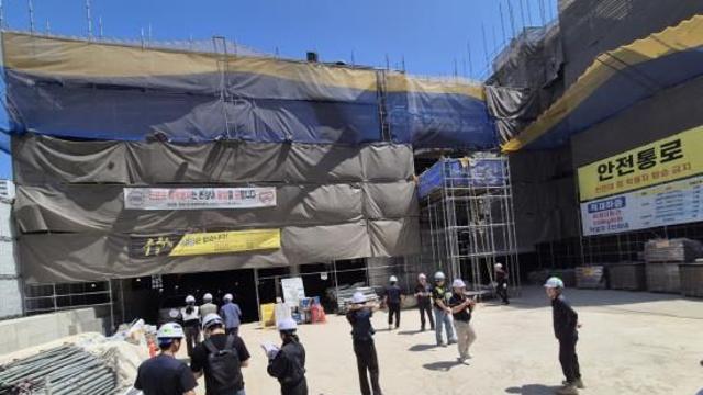 수원시, 시민감사관과 함께 망포1동 행정복지센터 신축공사장 현장감사