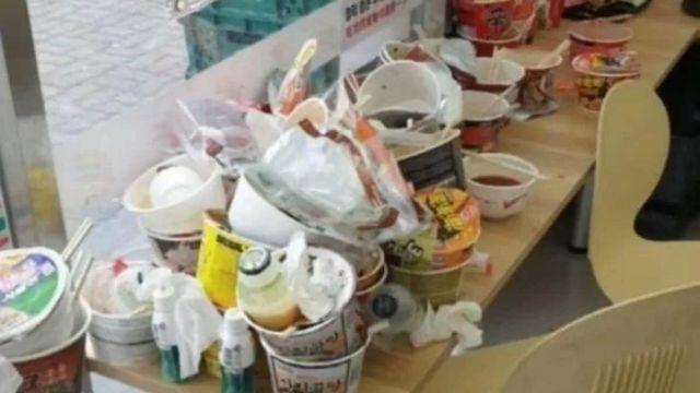 '난장판 되고 있다'…중국인들 무단횡단에 노상방뇨로 몸살 앓고 있는 '이곳'