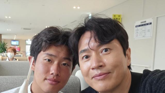 '루미코♥' 김정민, 日 축구 대표팀 활약 중인 아들과 생일축하 '훈훈 투샷'