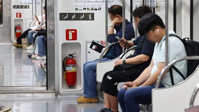 방화사건 났던 지하철 5호선서 '화재 대피방송' 잘못 송출